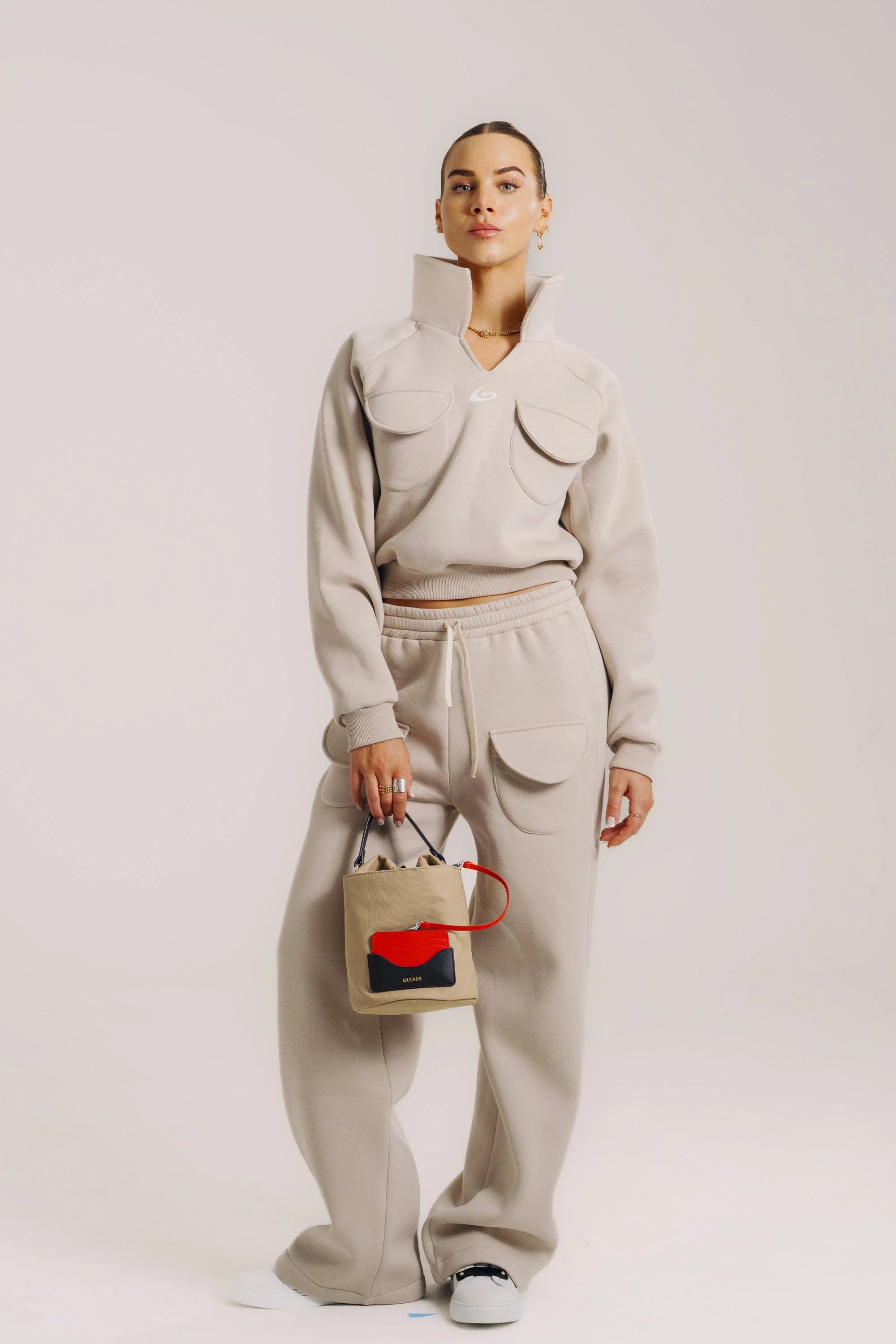 AnyWear Bucket Bag: Scratch Proof, Water Proof, Crease Proof, and Stain Proof