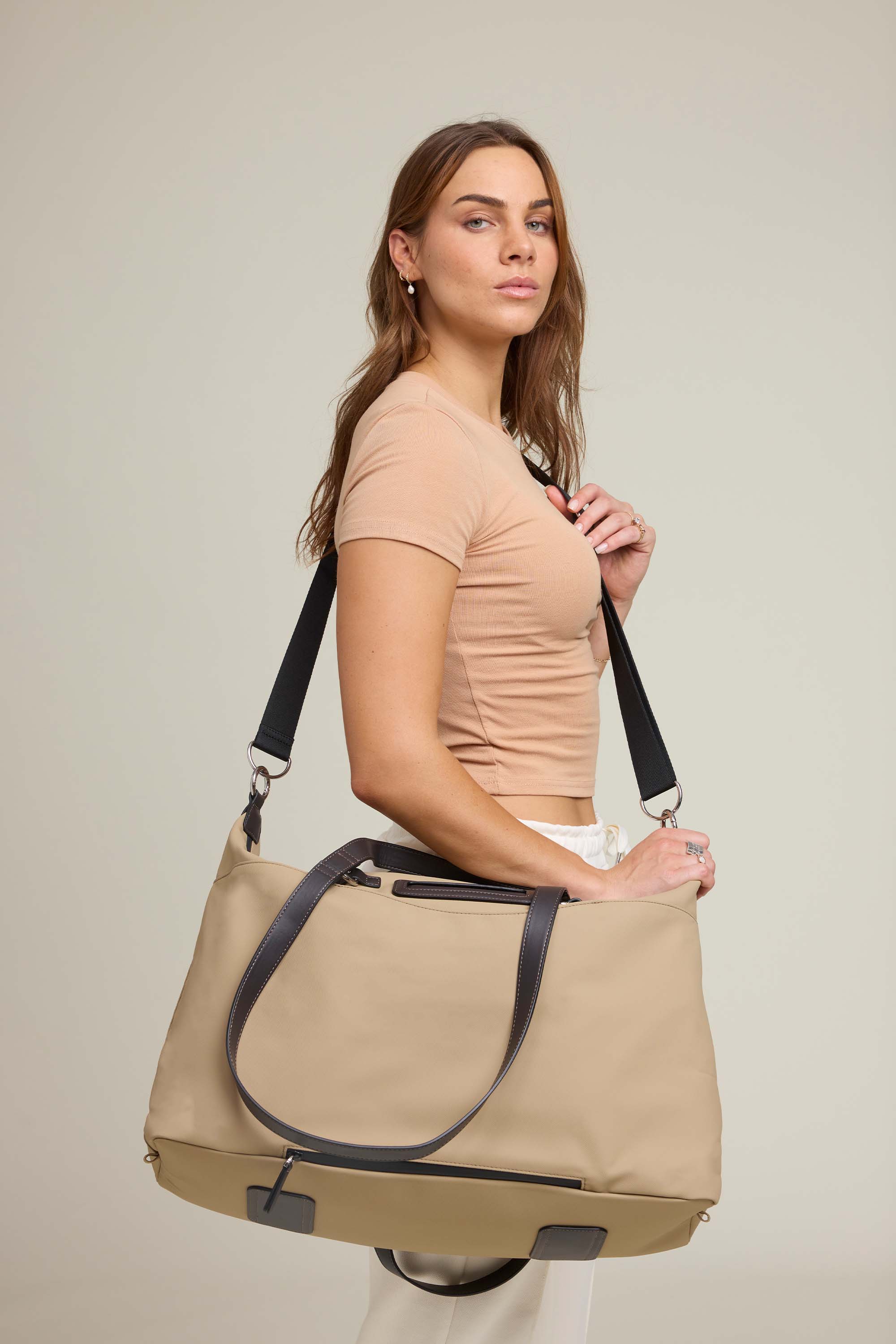 Best Lightweight Duffles: Scratch Proof, Water Proof, Crease Proof, and Stain Proof By AnyWear